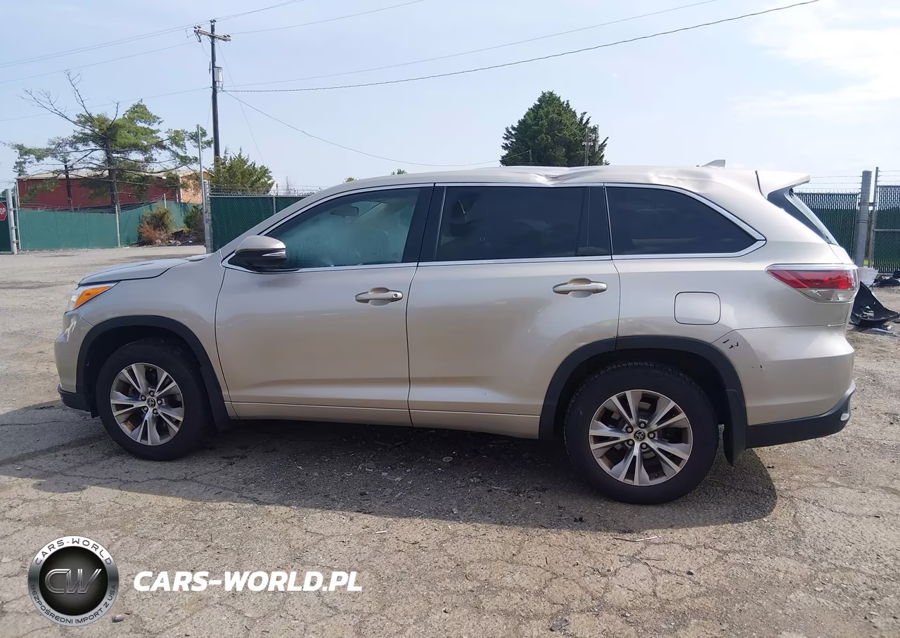 2016 Toyota Highlander Le Plus V6 VIN:5TDBKRFH0GS268221 - 14