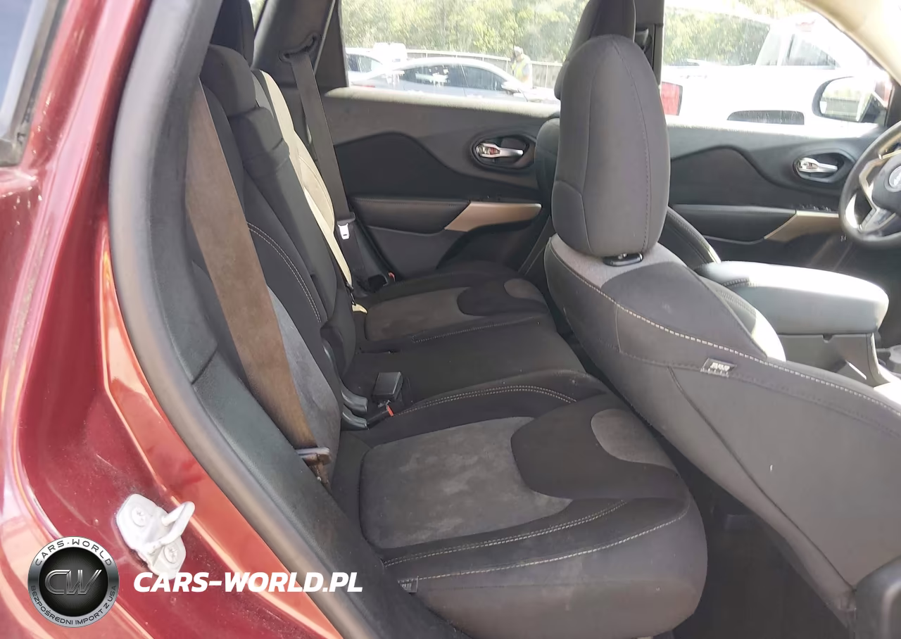 2018 Jeep Cherokee Latitude Tech Connect Fwd VIN:1C4PJLCB6JD607847 - 8