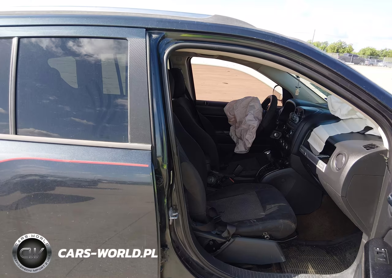 2014 Jeep Compass Sport VIN:1C4NJCBA0ED602701 - 5