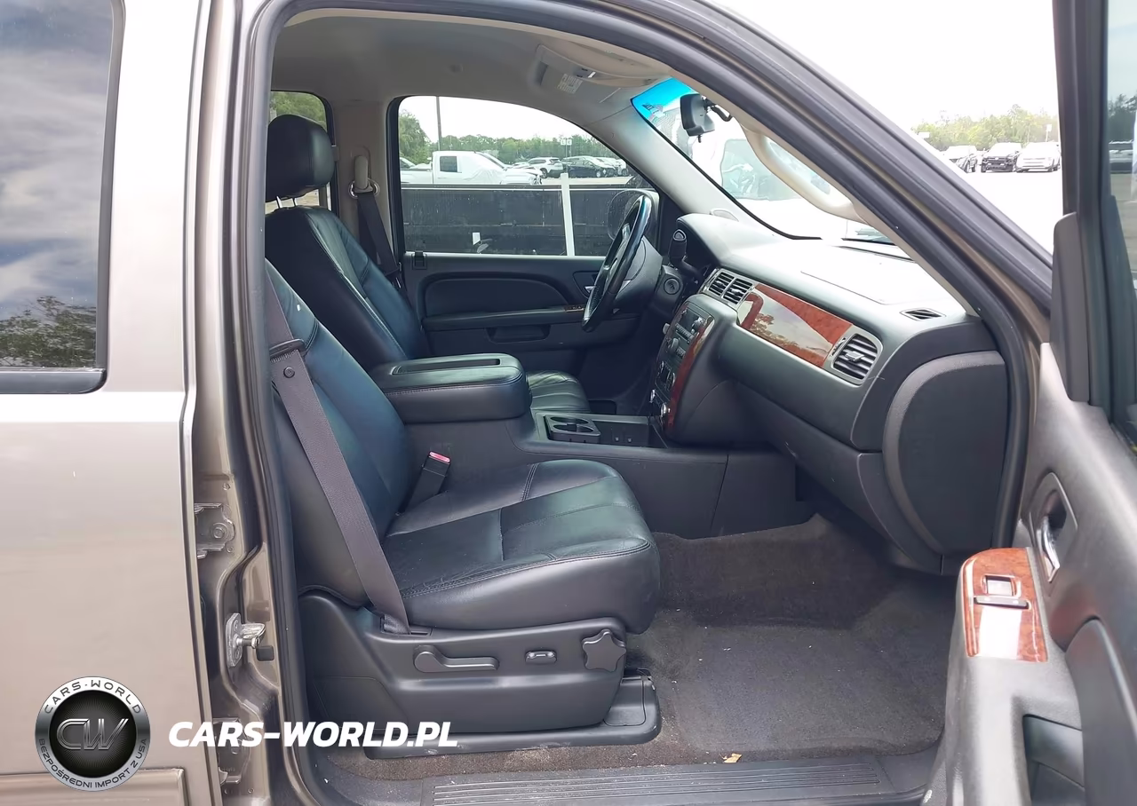 2011 Chevrolet Tahoe Lt VIN:1GNSKBE00BR295940 - 5