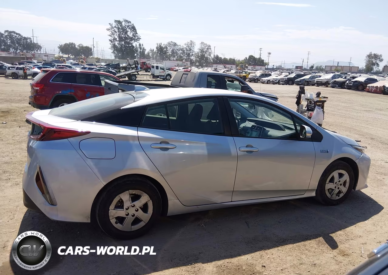 2021 Toyota Prius Prime Le VIN:JTDKAMFP0M3187486 - 13
