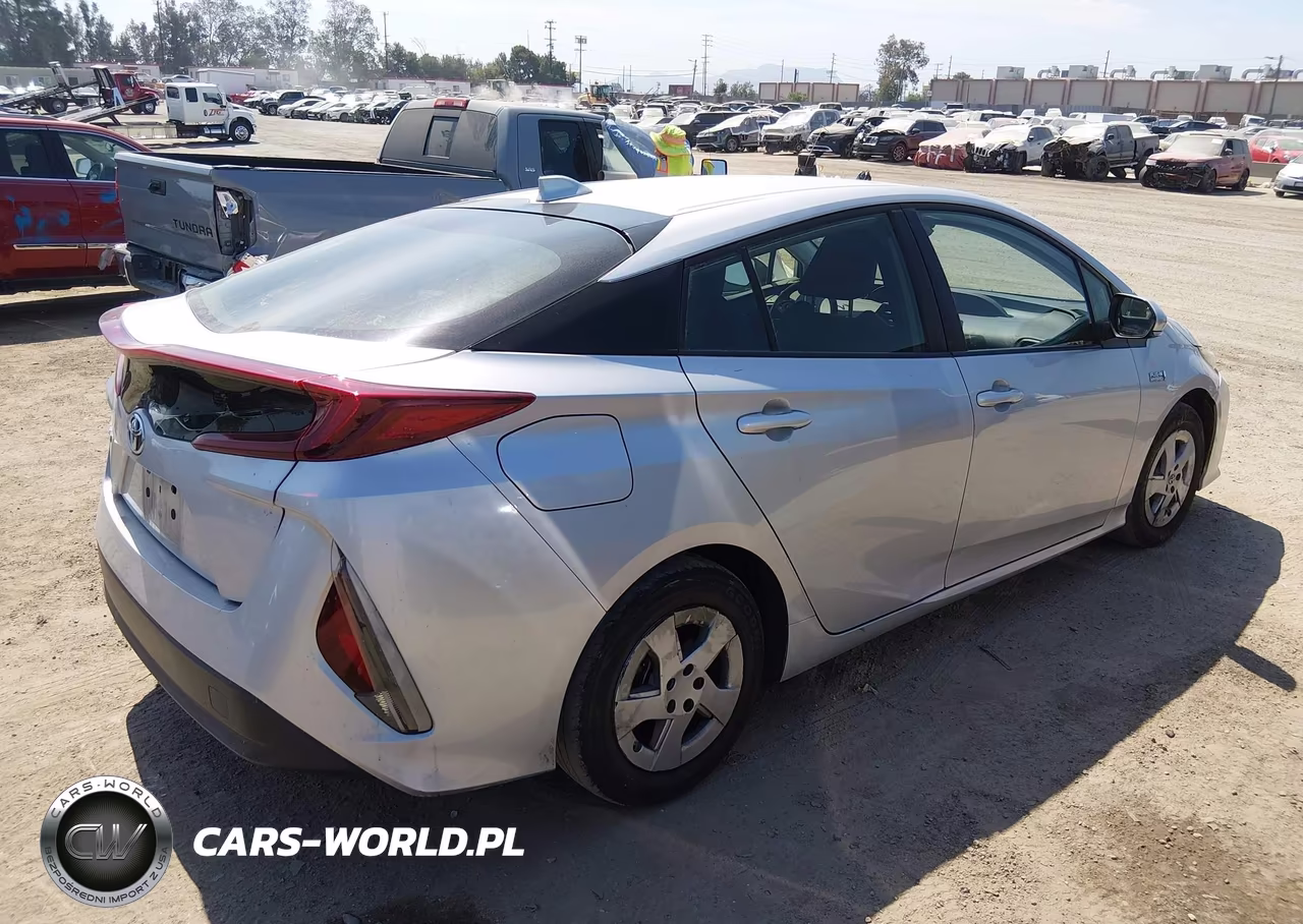 2021 Toyota Prius Prime Le VIN:JTDKAMFP0M3187486 - 4