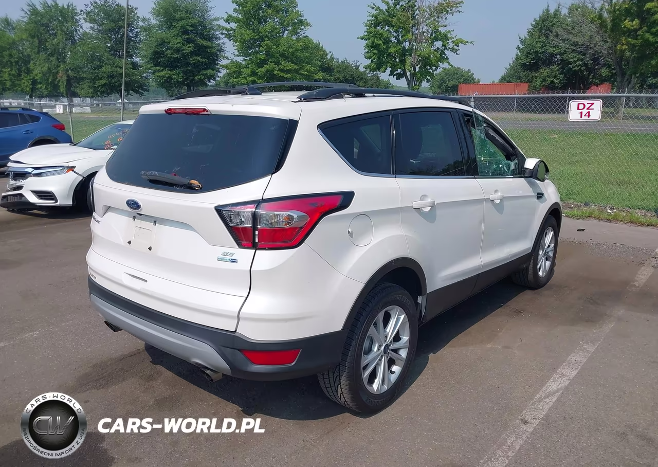 2018 Ford Escape Se VIN:1FMCU9GD0JUA15327 - 4