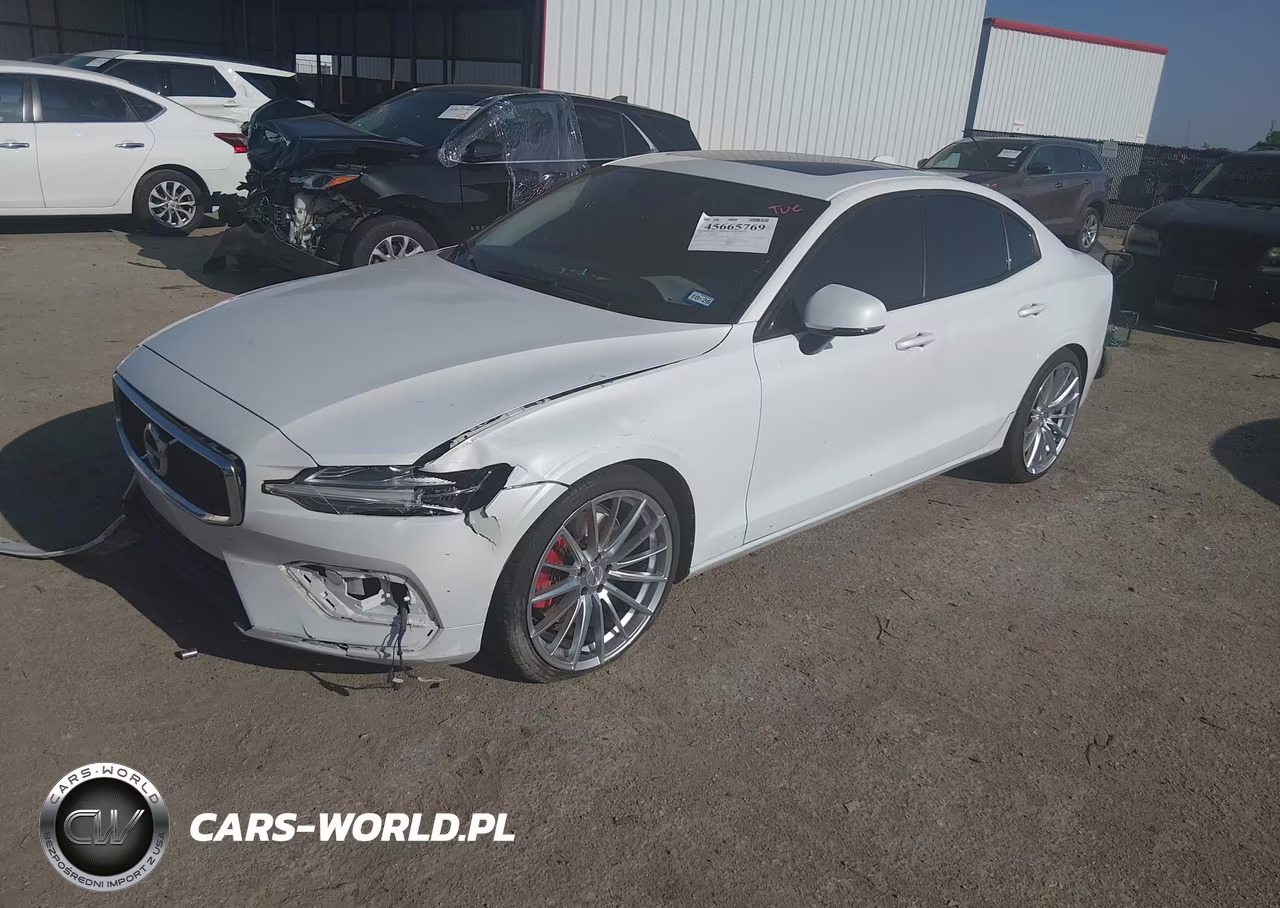 2019 Volvo S60 T6 Momentum VIN:7JRA22TK9KG017978 - 2