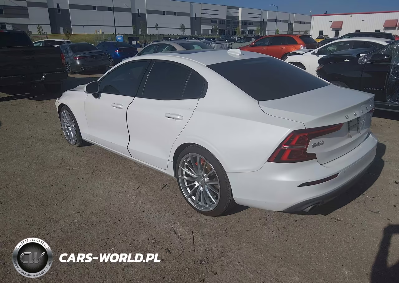 2019 Volvo S60 T6 Momentum VIN:7JRA22TK9KG017978 - 3