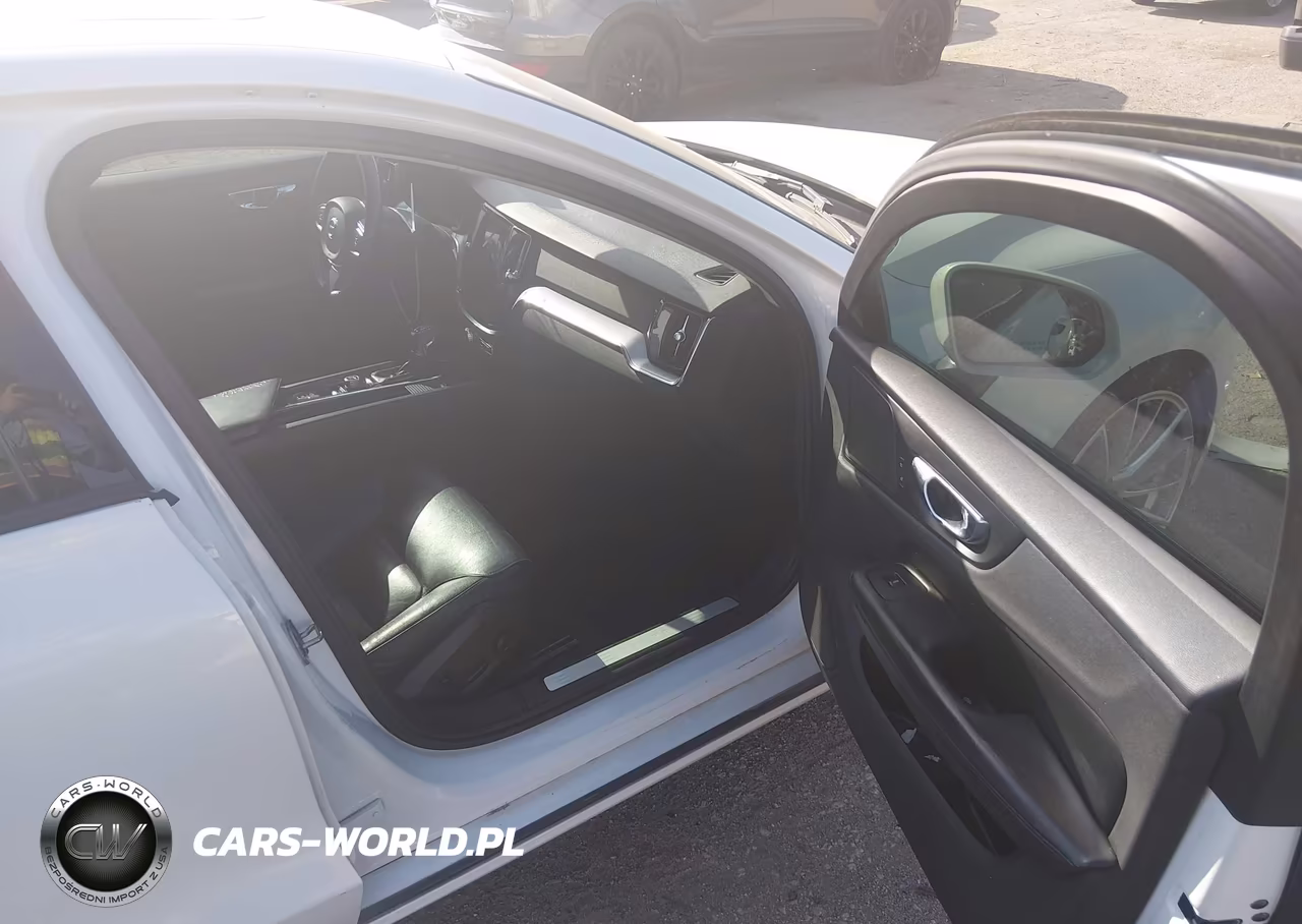 2019 Volvo S60 T6 Momentum VIN:7JRA22TK9KG017978 - 5