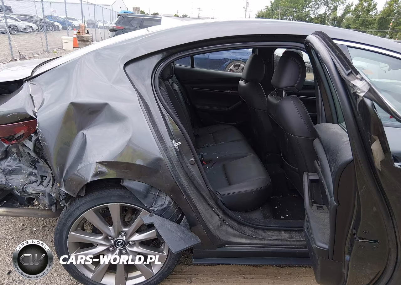 2020 Mazda Mazda3 Select Package VIN:3MZBPACLXLM135565 - 8
