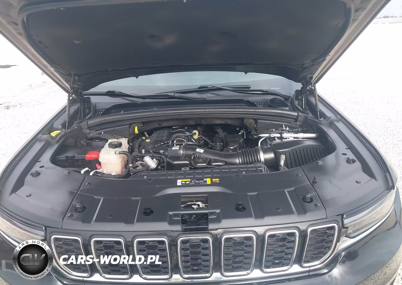 2024 Jeep Grand Cherokee L Limited 4X2 VIN:1C4RJJBGXR8525747 - 10