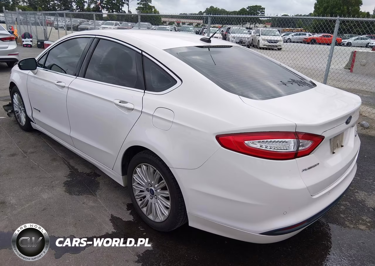 2015 Ford Fusion Hybrid Se VIN:3FA6P0LU4FR116675 - 3