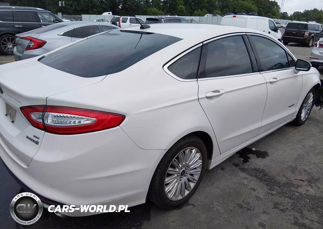 2015 Ford Fusion Hybrid Se VIN:3FA6P0LU4FR116675 - 4