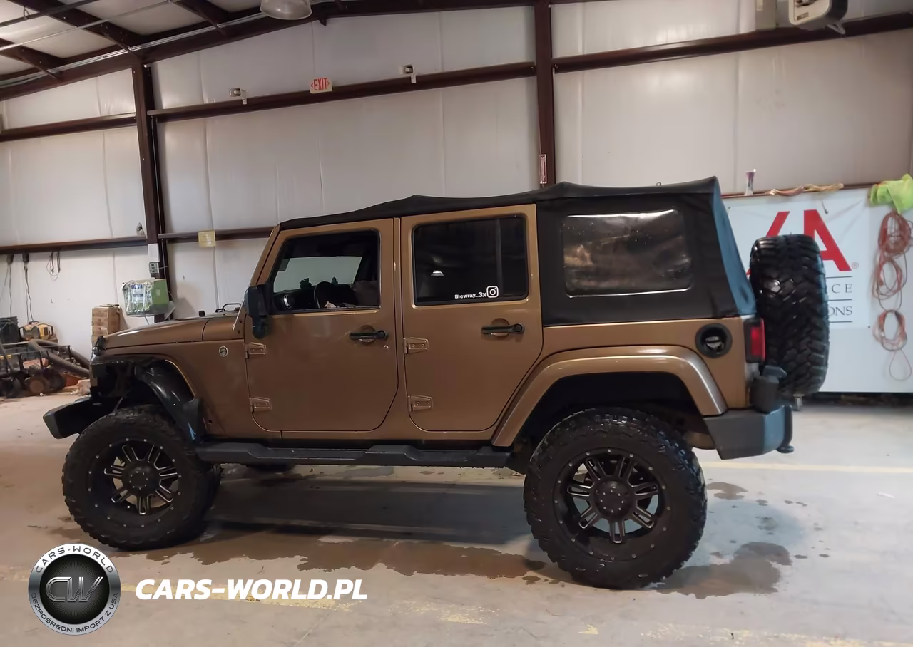 2015 Jeep Wrangler Unlimited Sahara VIN:1C4BJWEG1FL624038 - 14