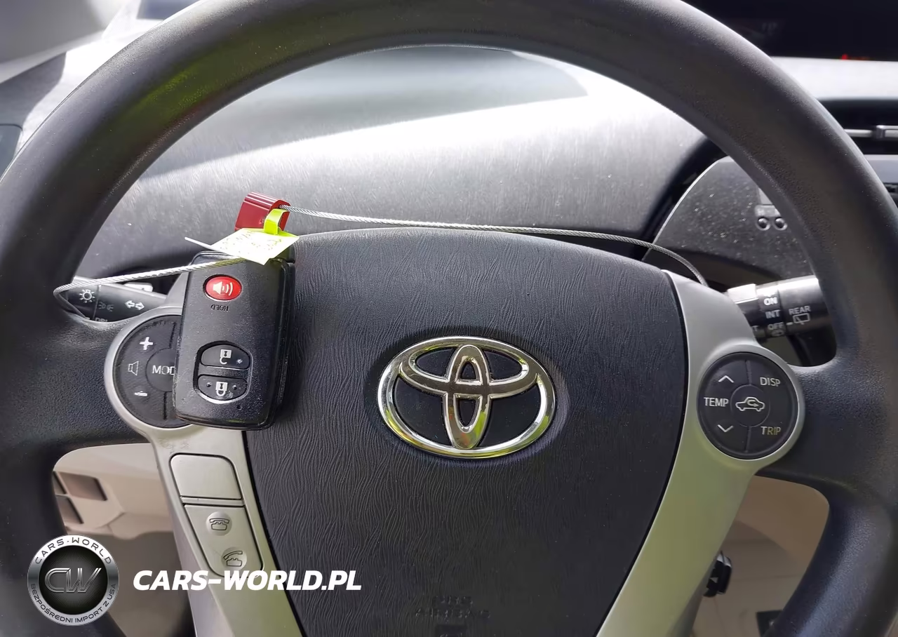 2013 Toyota Prius Two VIN:JTDKN3DU9D0340455 - 11