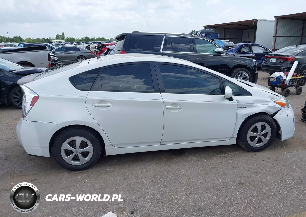 2013 Toyota Prius Two VIN:JTDKN3DU9D0340455 - 13