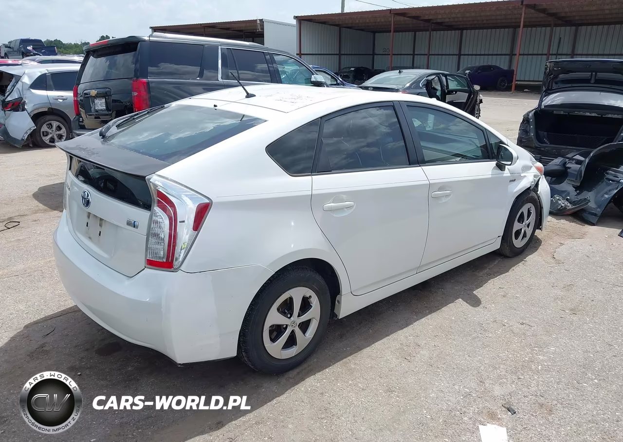 2013 Toyota Prius Two VIN:JTDKN3DU9D0340455 - 4