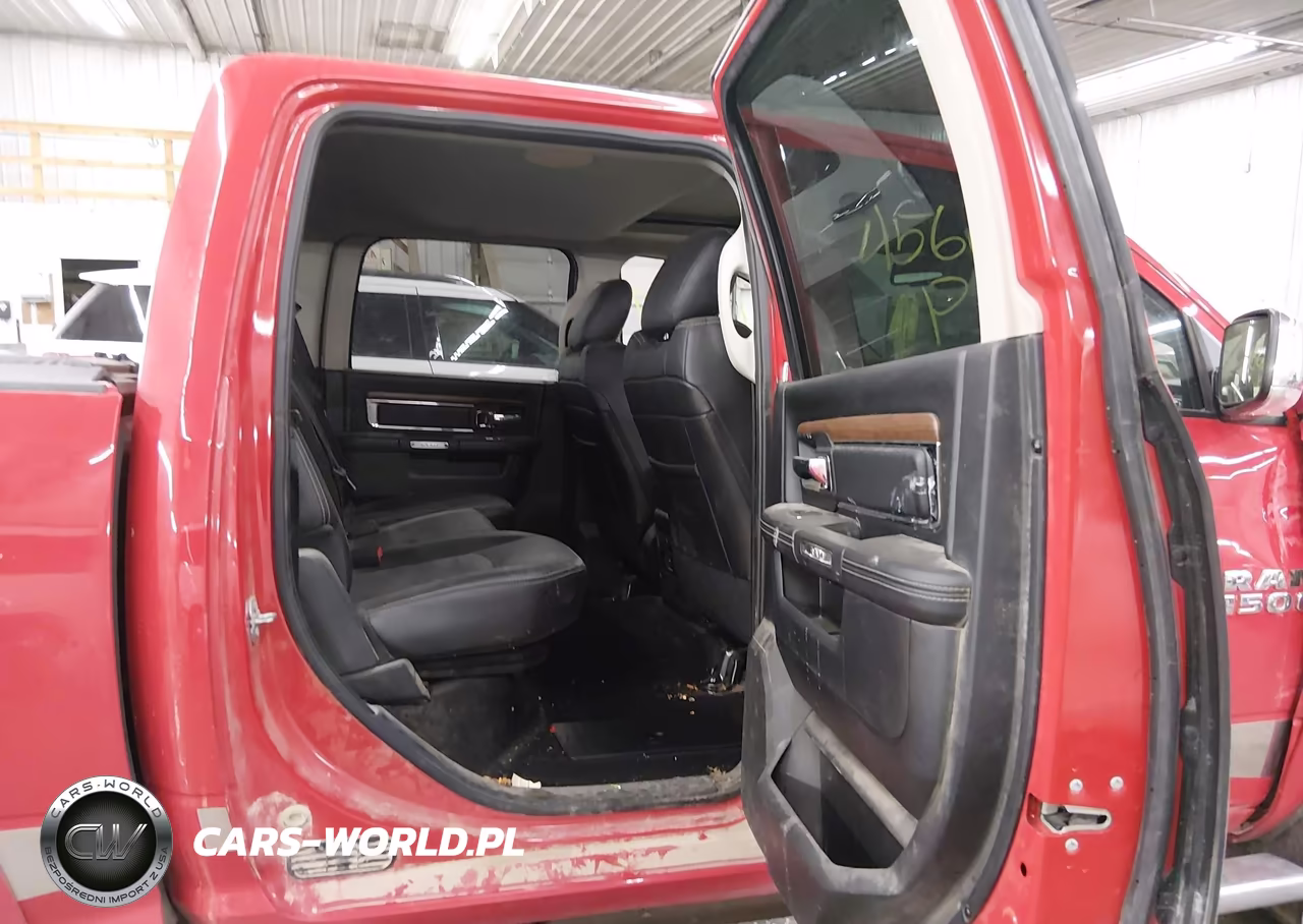 2015 Ram 1500 Laramie VIN:1C6RR7NT1FS752853 - 8