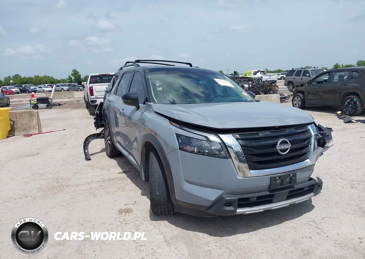 2025 Nissan Pathfinder Platinum Fwd