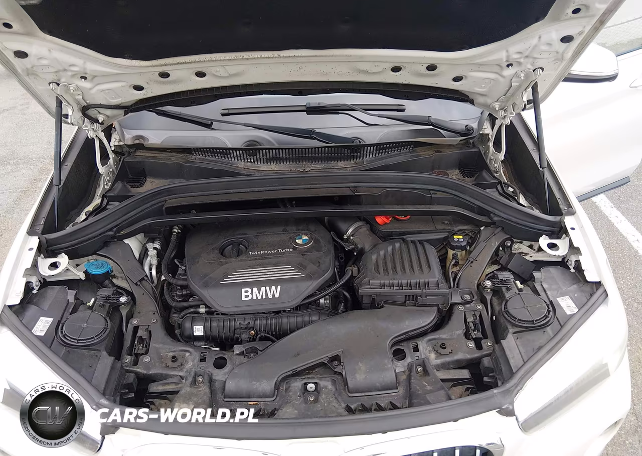 2018 BMW X1 xDrive28I VIN:WBXHT3C38J5L30512 - 10