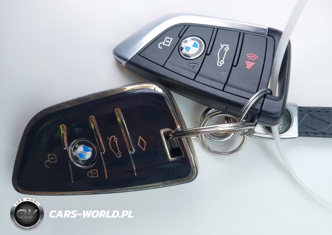 2018 BMW X1 xDrive28I VIN:WBXHT3C38J5L30512 - 11
