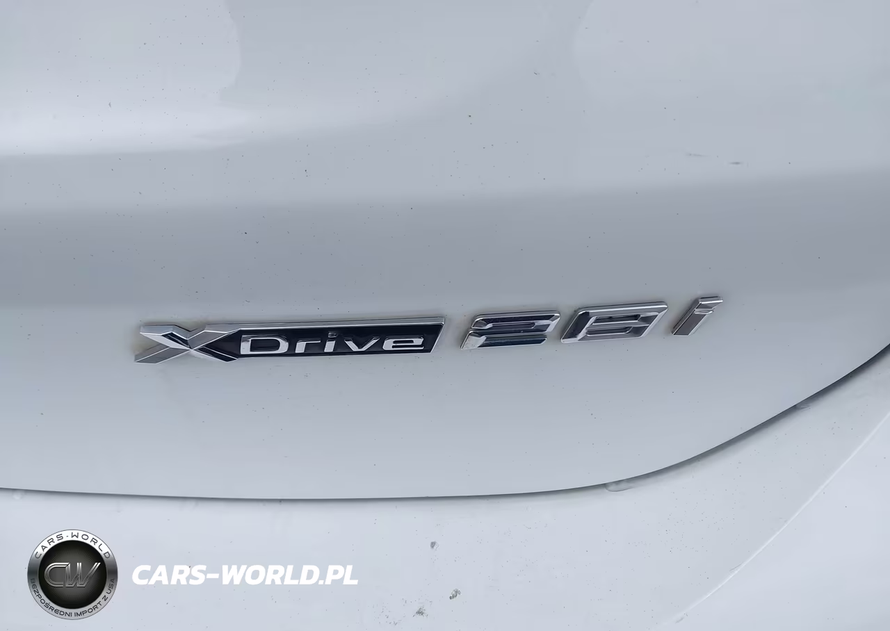 2018 BMW X1 xDrive28I VIN:WBXHT3C38J5L30512 - 12