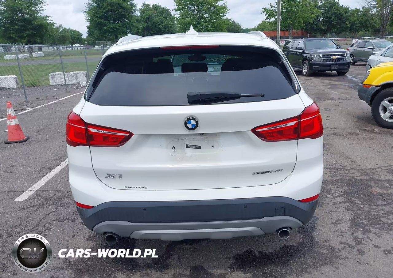 2018 BMW X1 xDrive28I VIN:WBXHT3C38J5L30512 - 15