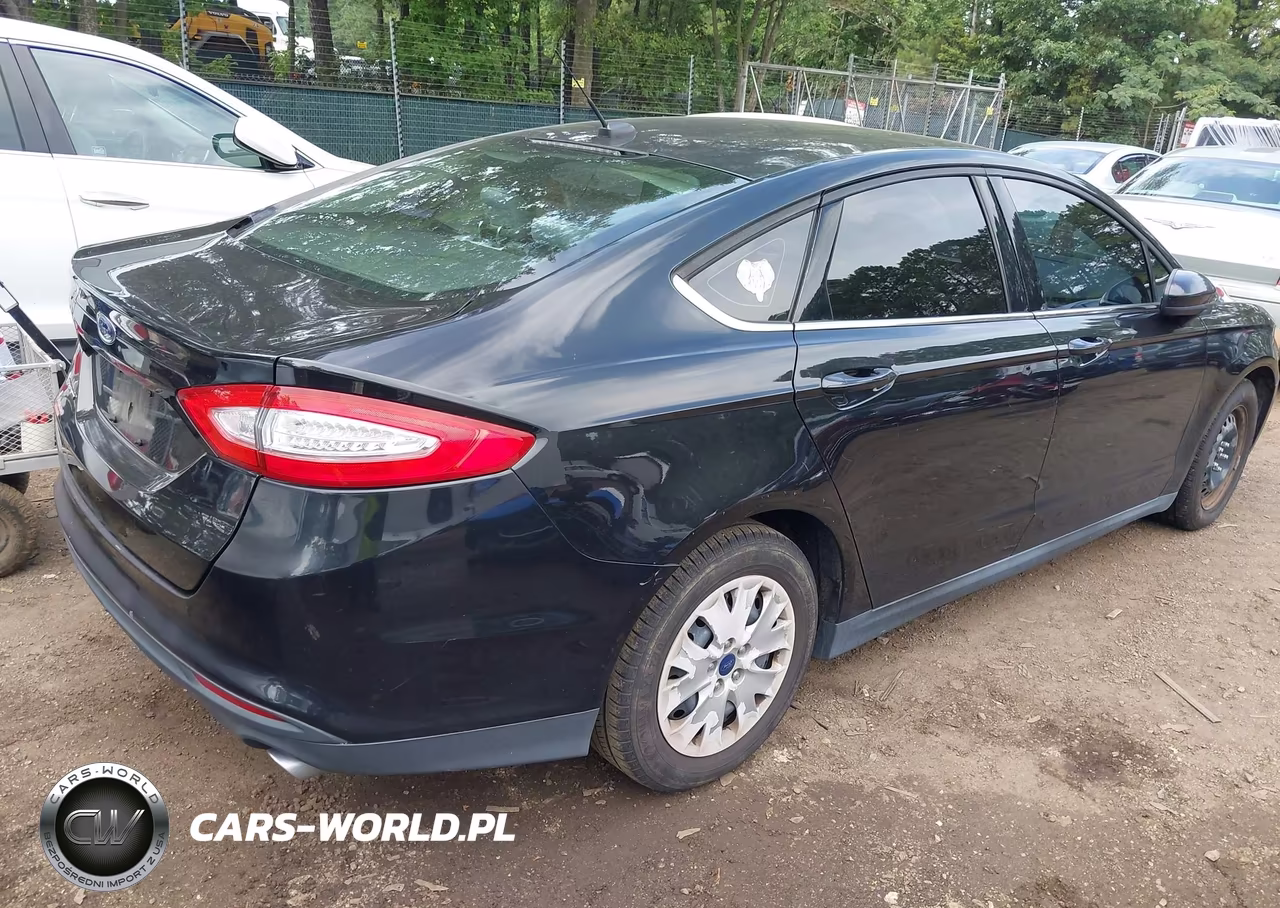 2014 Ford Fusion S VIN:3FA6P0G71ER365289 - 4