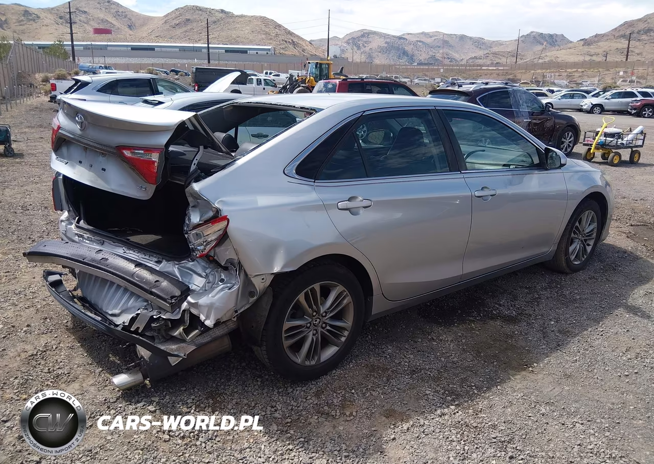 2016 Toyota Camry Se VIN:4T1BF1FK5GU171945 - 4