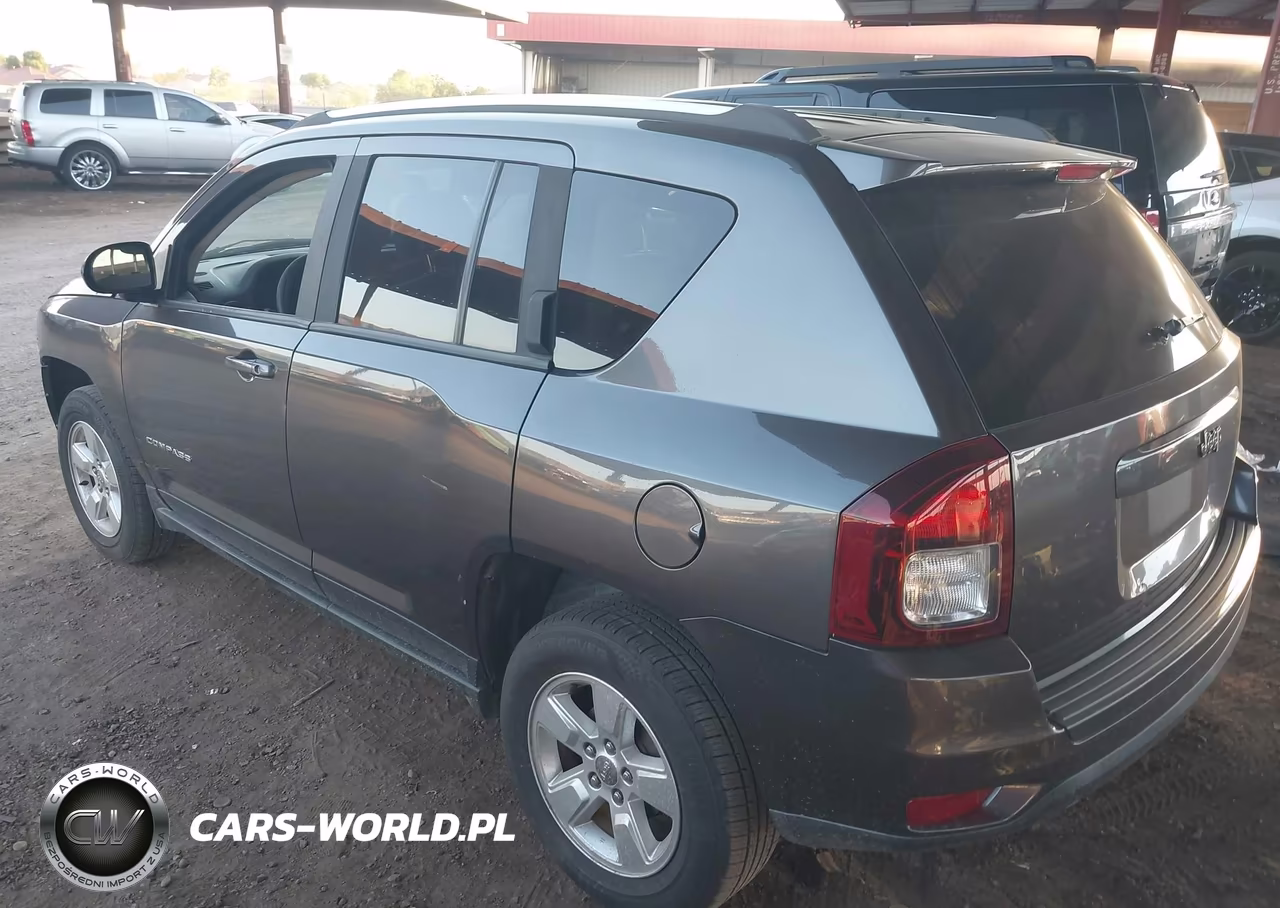 2015 Jeep Compass Sport VIN:1C4NJCBA7FD124472 - 3