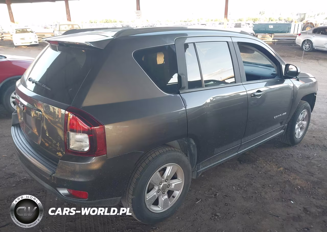 2015 Jeep Compass Sport VIN:1C4NJCBA7FD124472 - 4