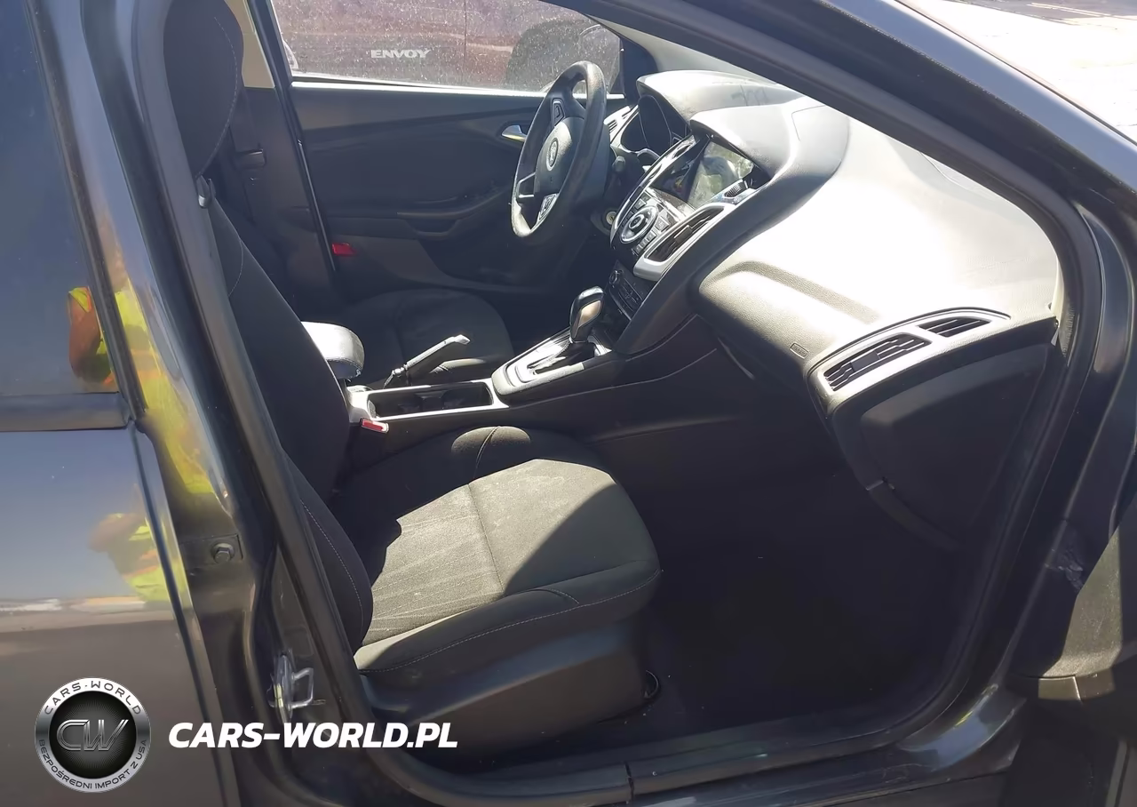 2015 Ford Focus Se VIN:1FADP3F29FL379892 - 5