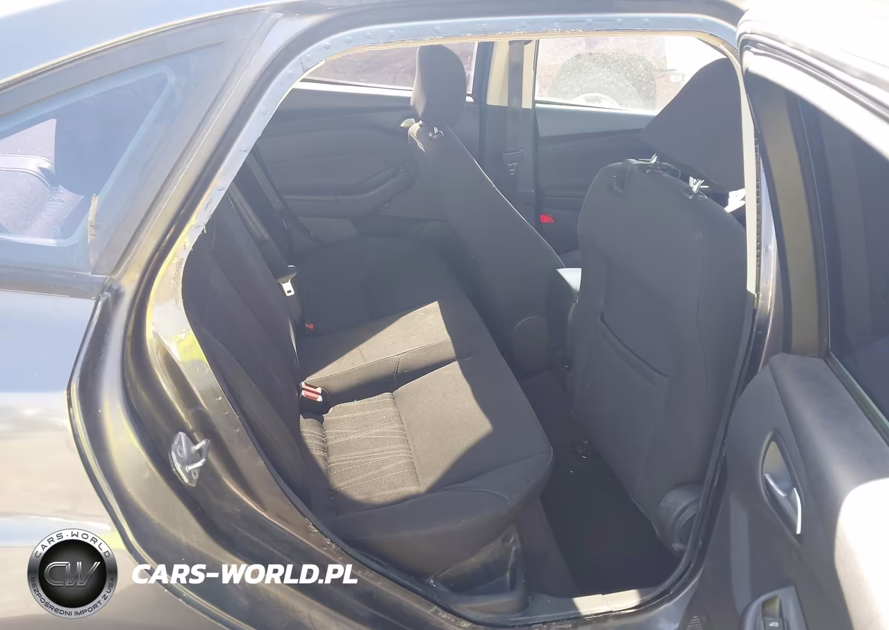 2015 Ford Focus Se VIN:1FADP3F29FL379892 - 8