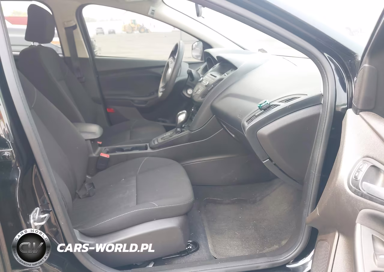 2016 Ford Focus Se VIN:1FADP3FE2GL292802 - 5
