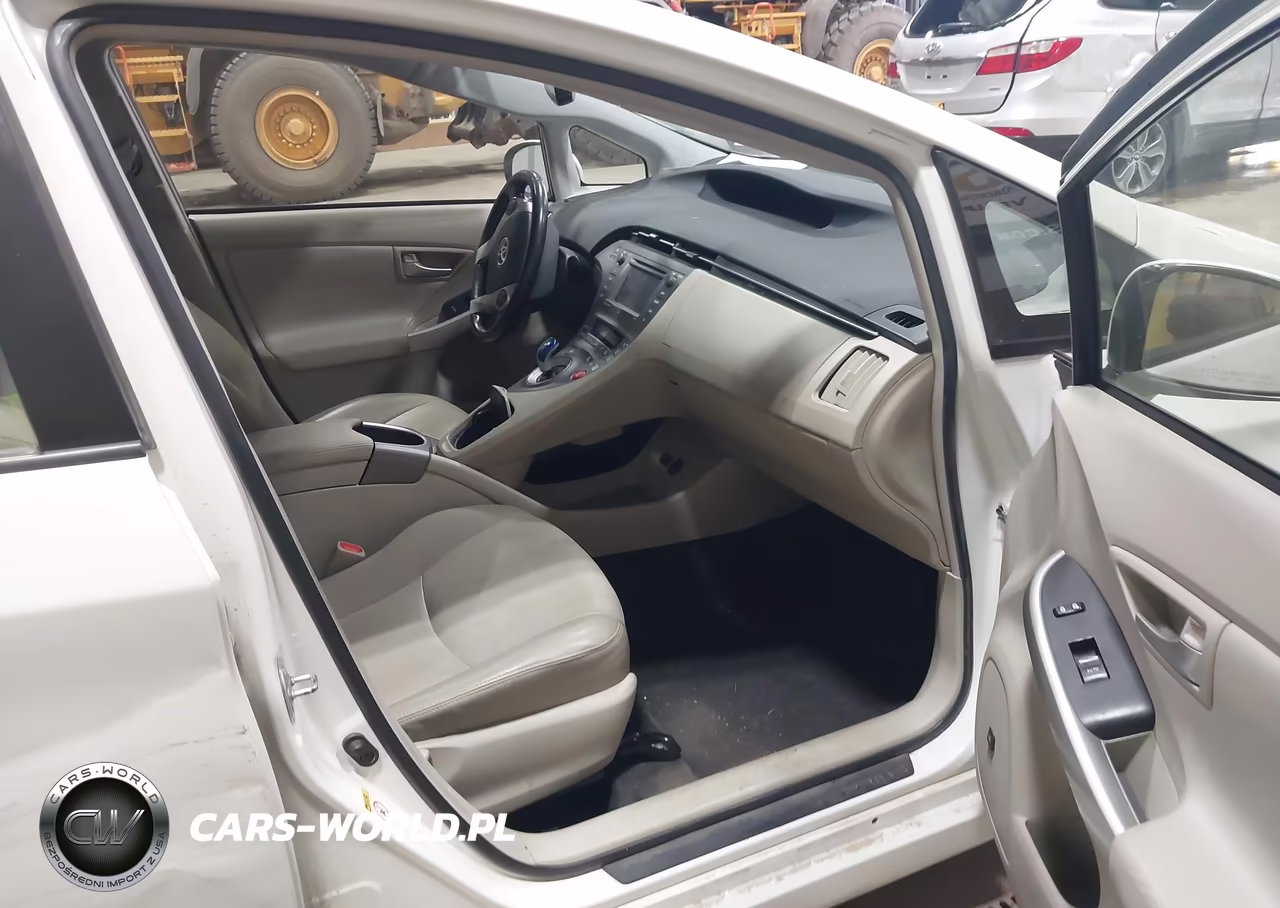 2014 Toyota Prius Four VIN:JTDKN3DU2E1750364 - 5