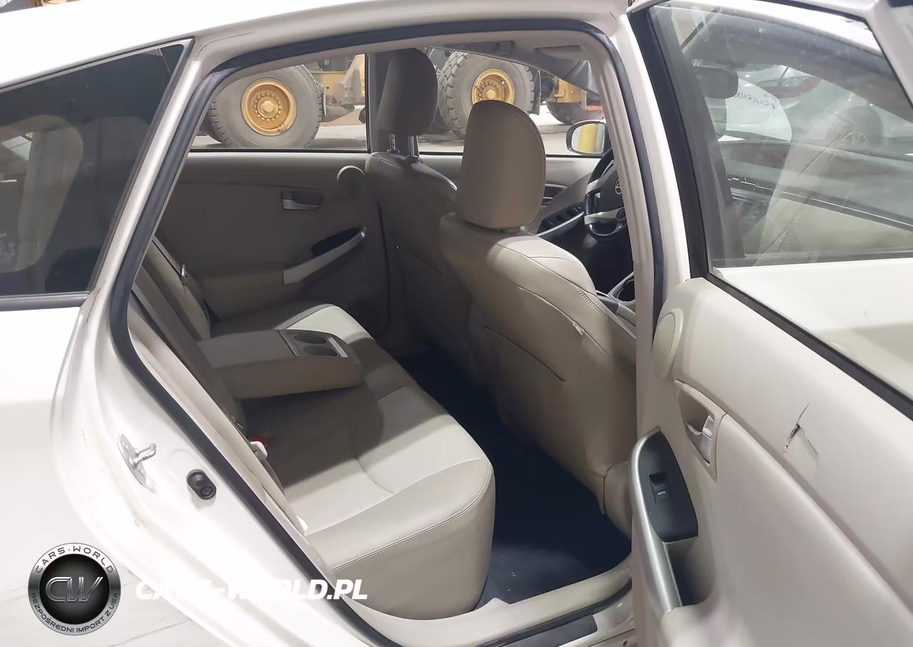 2014 Toyota Prius Four VIN:JTDKN3DU2E1750364 - 8