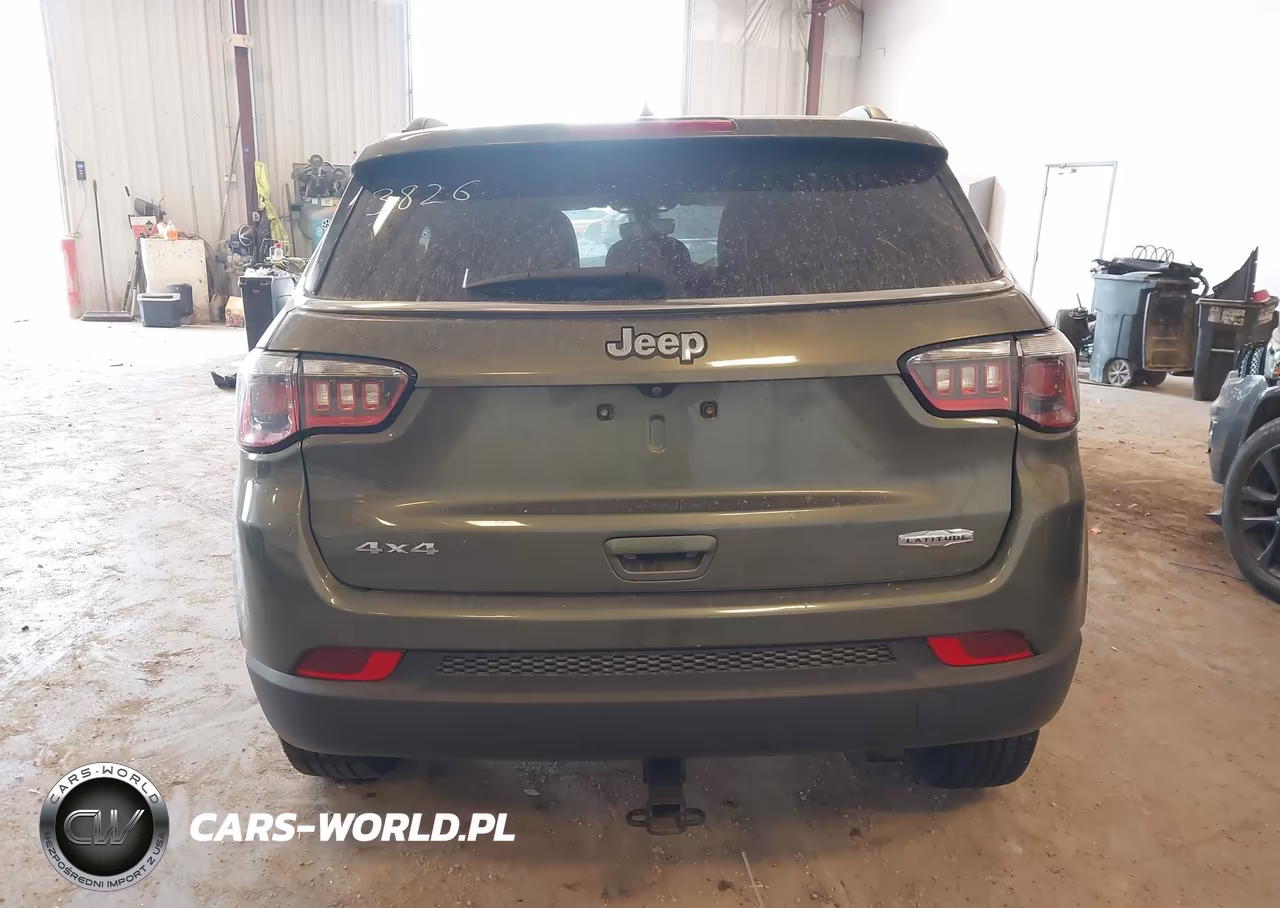 2018 Jeep Compass Latitude 4X4 VIN:3C4NJDBB8JT283826 - 16