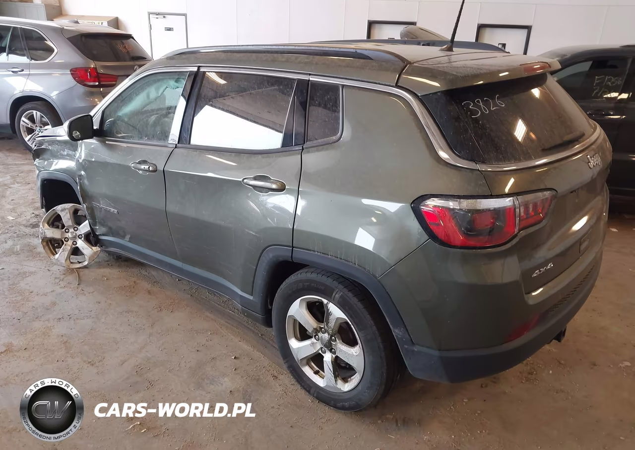 2018 Jeep Compass Latitude 4X4 VIN:3C4NJDBB8JT283826 - 3