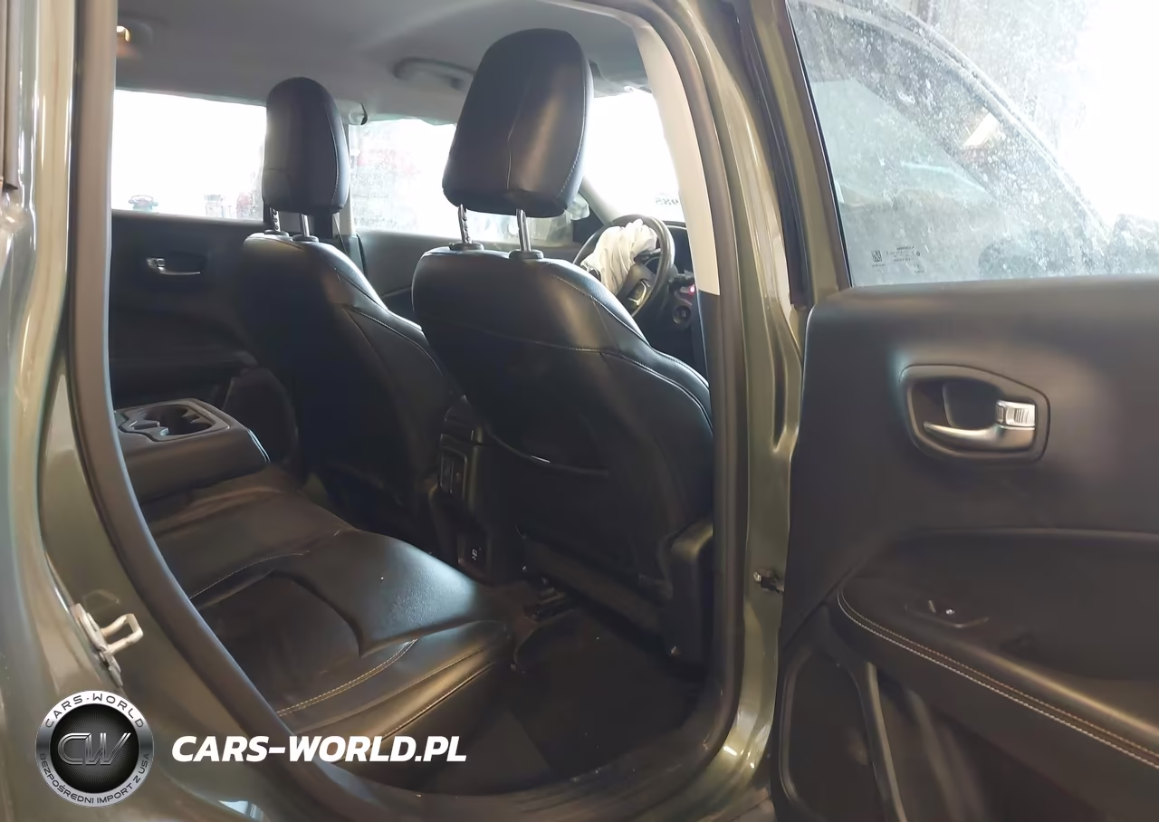 2018 Jeep Compass Latitude 4X4 VIN:3C4NJDBB8JT283826 - 8