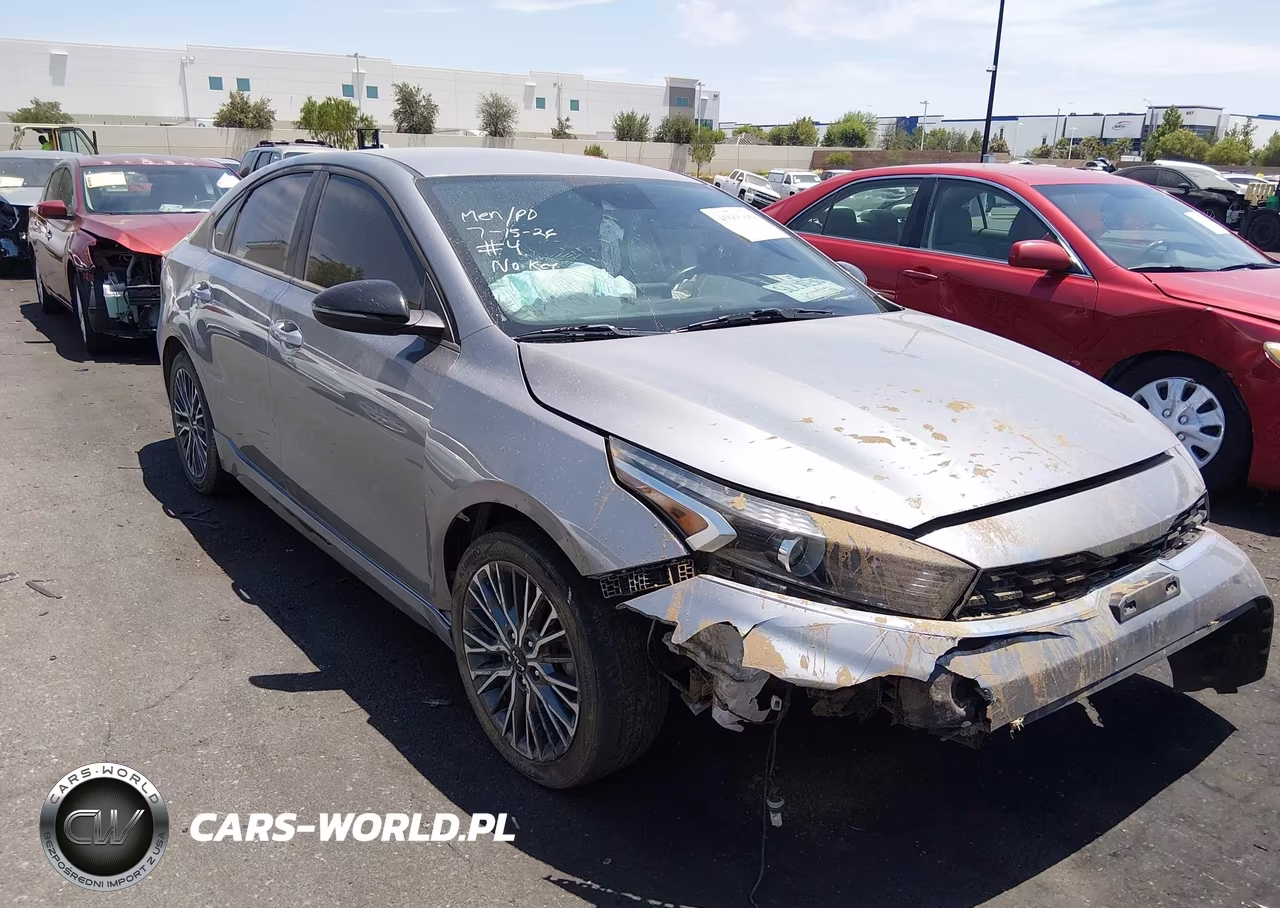 2023 Kia Forte Gt-Line VIN:3KPF54ADXPE564101 - 13