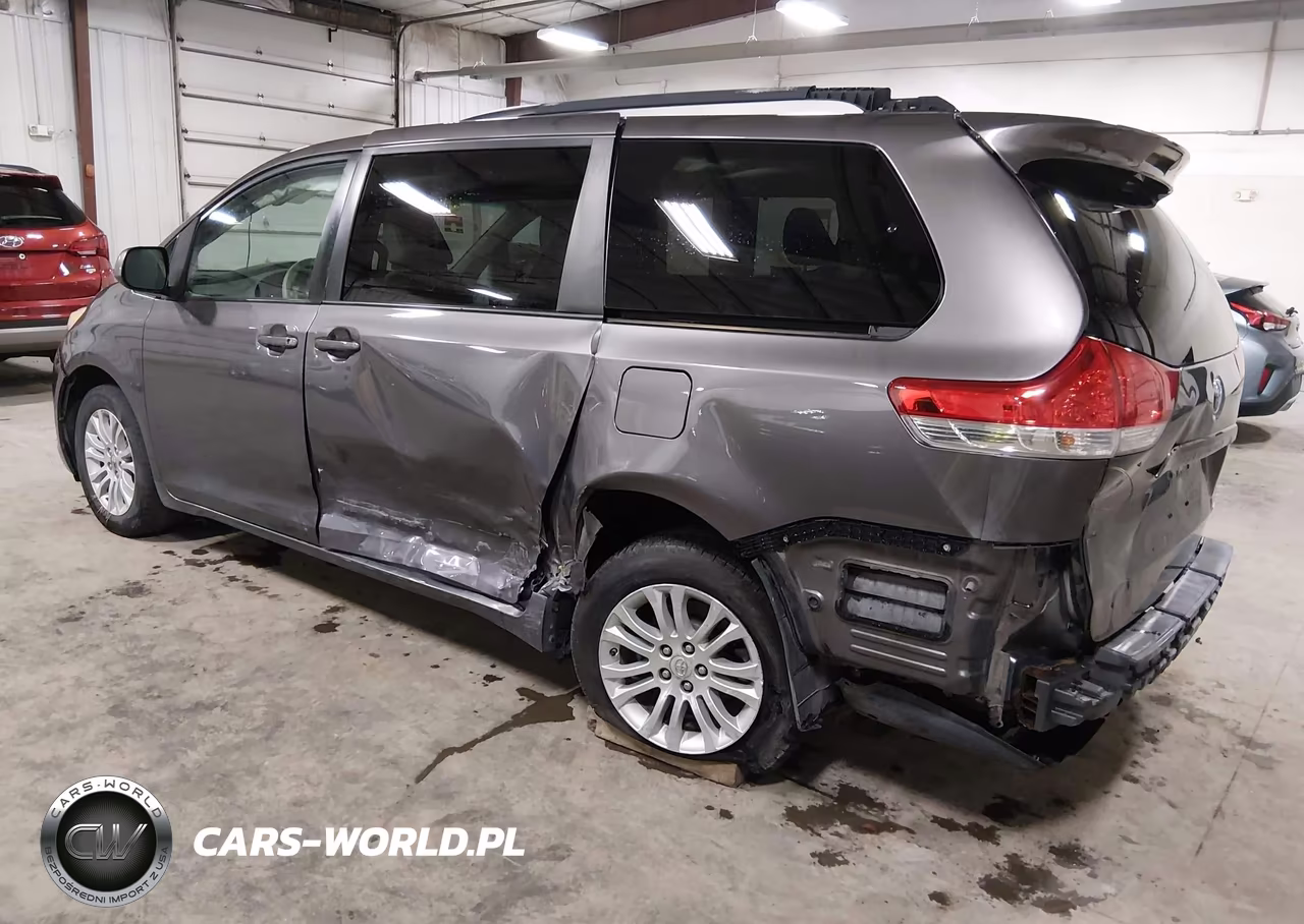 2011 Toyota Sienna Xle V6 VIN:5TDYK3DC6BS015623 - 3