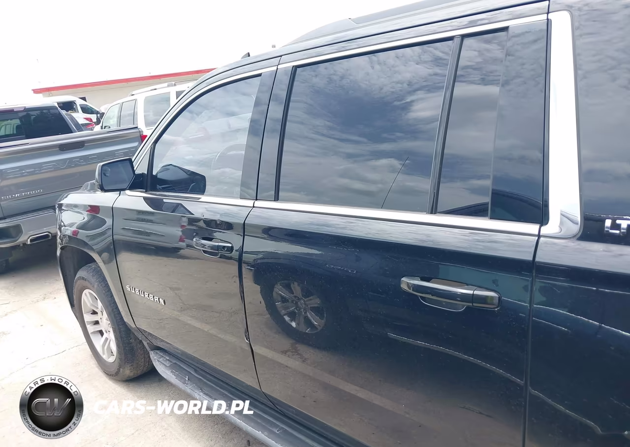 2018 Chevrolet Suburban Lt VIN:1GNSCHKC7JR106715 - 14