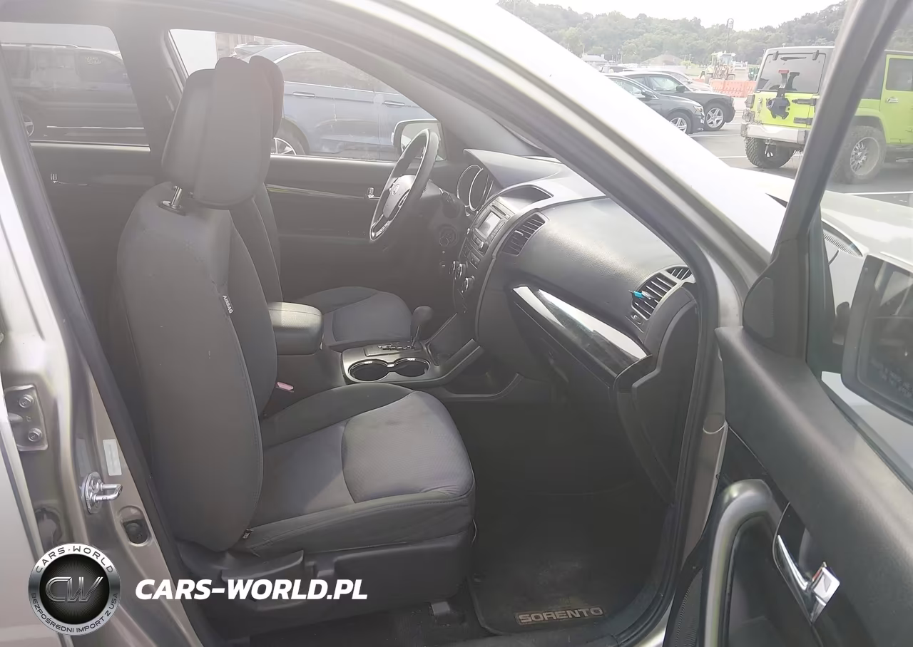 2013 Kia Sorento Lx VIN:5XYKT4A6XDG418320 - 5