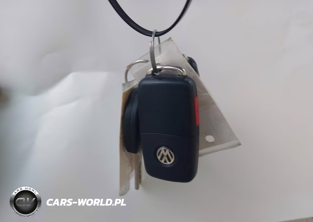 2016 Volkswagen Tiguan S VIN:WVGBV7AX8GW073442 - 11