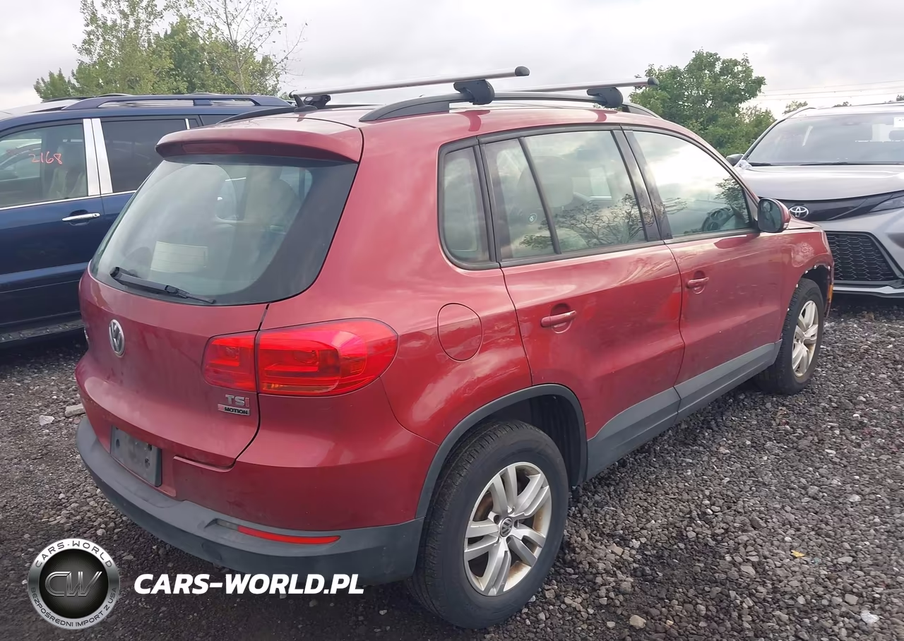 2016 Volkswagen Tiguan S VIN:WVGBV7AX8GW073442 - 4
