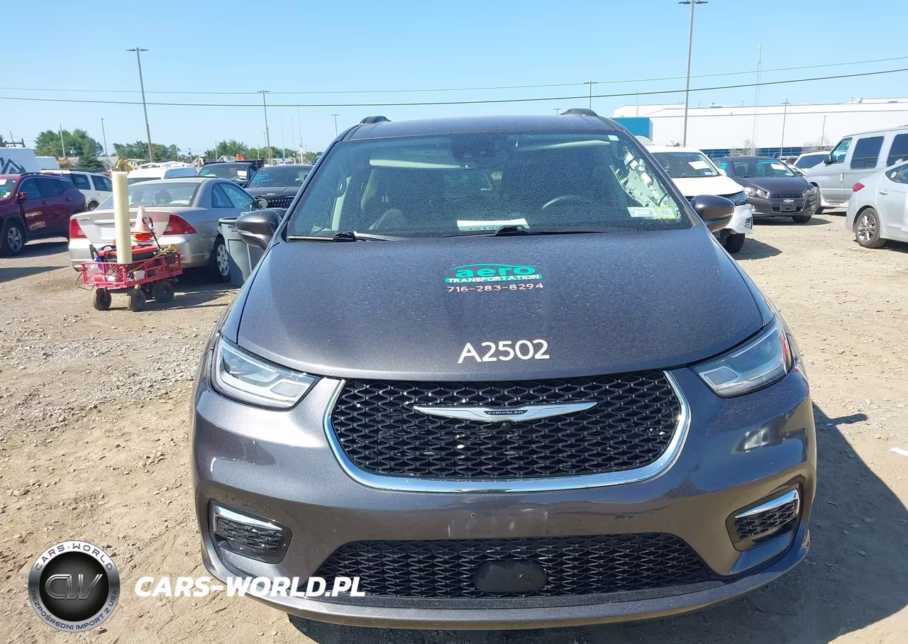 2022 Chrysler Pacifica Touring L VIN:2C4RC1BG2NR179055 - 12
