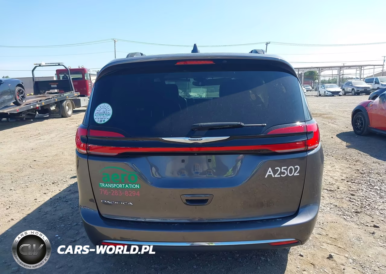 2022 Chrysler Pacifica Touring L VIN:2C4RC1BG2NR179055 - 16