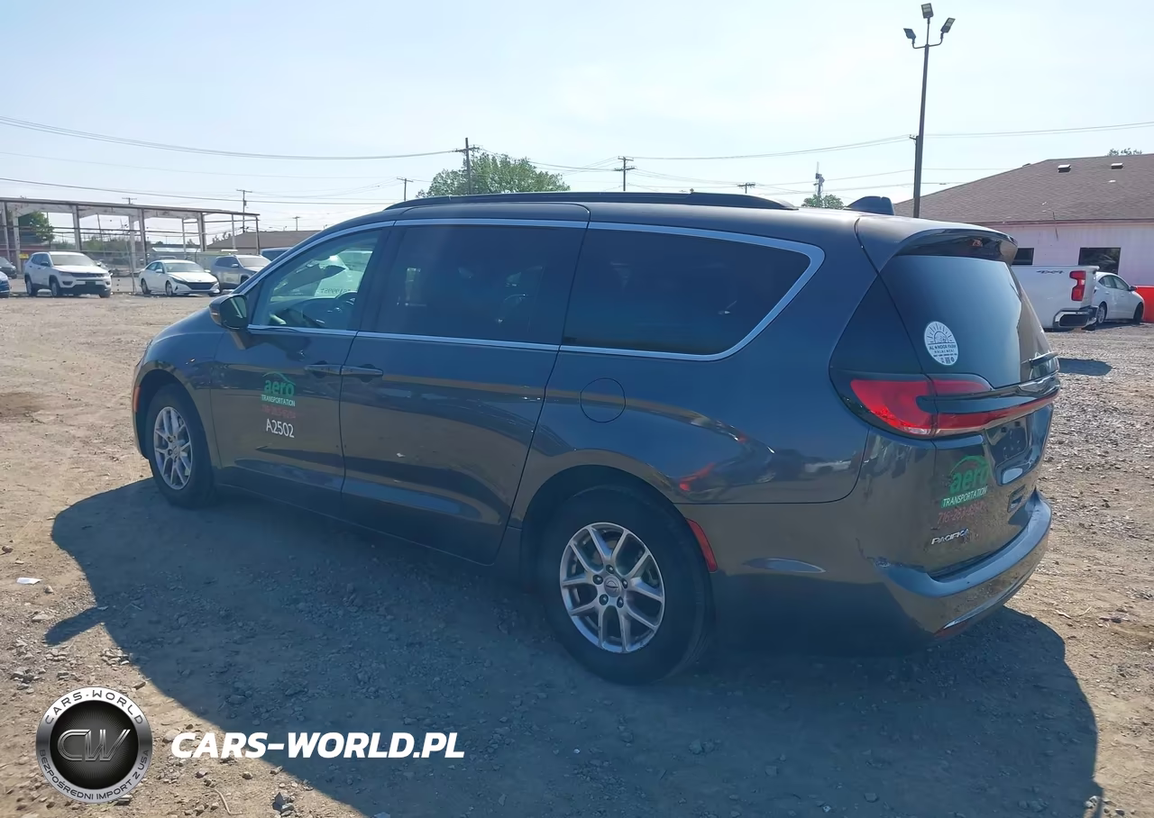 2022 Chrysler Pacifica Touring L VIN:2C4RC1BG2NR179055 - 3