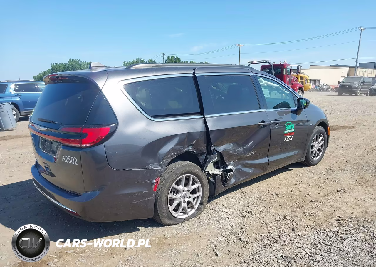 2022 Chrysler Pacifica Touring L VIN:2C4RC1BG2NR179055 - 4