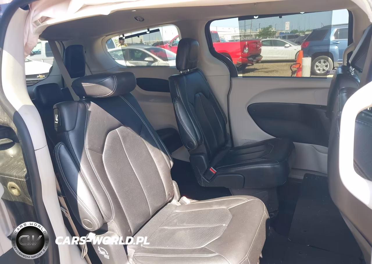 2022 Chrysler Pacifica Touring L VIN:2C4RC1BG2NR179055 - 8