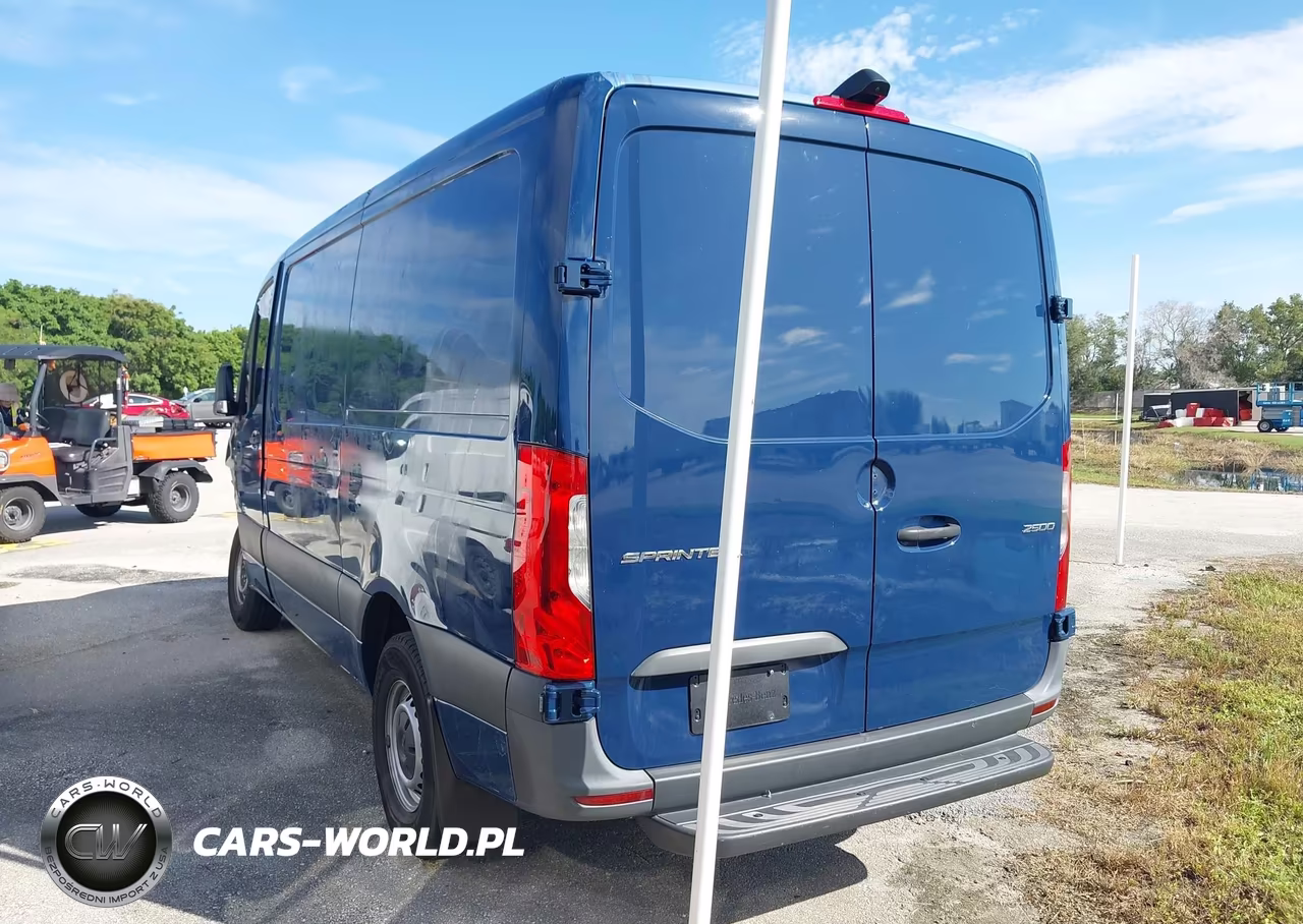 2024 Mercedes-Benz Sprinter 2500 Standard Roof 4-Cyl Diesel VIN:W1Y4KBHY7RT180831 - 3
