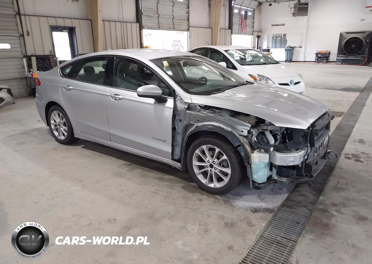 2019 Ford Fusion Hybrid Se – zdjęcie 1 z 17