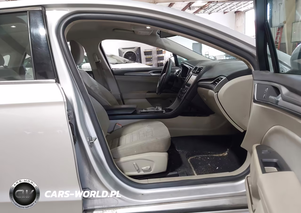 2019 Ford Fusion Hybrid Se VIN:3FA6P0LU7KR226694 - 5